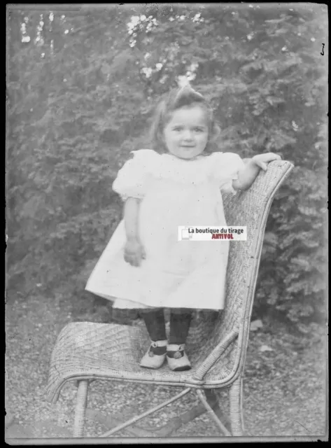 Plaque verre photo ancienne négatif noir et blanc 13x18 cm petite fille vintage