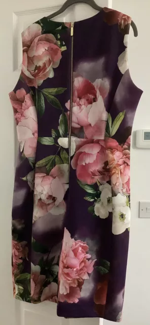 Calvin Klein Dress. Floral Knee Length. Size 16 3