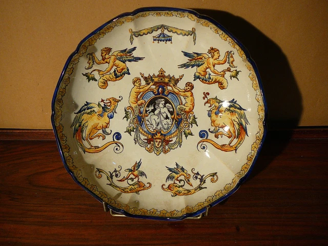 PLAT CREUX EN FAÏENCE DE GIEN RENAISSANCE XIX ème