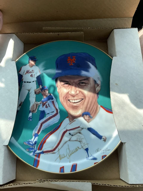Tom Seaver Signed autograph baseball Gartlan Collector’s Plate With Box Tom Seaver Signed autograph baseball Gartlan Collector’s Plate With Box