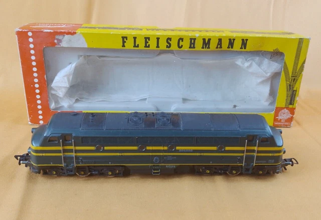 LOCOMOTIVE TRACTEUR 1306 FLEISCHMANN HO 1/87 MADE IN WESTERN GERMANY