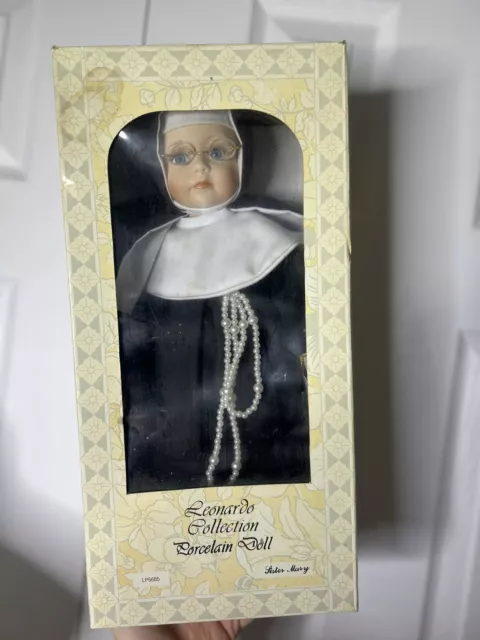 Leonardo Collection Sister Mary 16in Porcelain Nun Doll in Box  Lp5685
