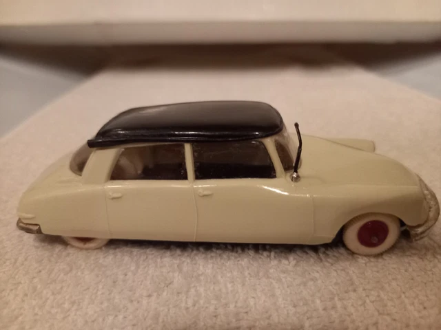Miniature Norev Citroën DS19 1959 à L'échelle 1:87 (H0) - Coloris Marron Glacé Et Gris - Boîte D'origine