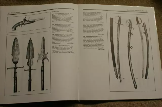 Sammlerbuch Uniformen Militaria Preußen 17.-19. Jh. Pickelhaube Waffenrock 1750