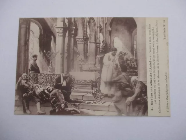 Cpa Militaire Ww1 Sur Les Marches De L'autel