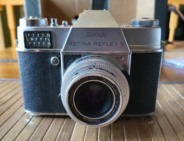 Kodak Retina Reflex S con lente Schneider Kreuznach Retina-Xenar 50 mm f/2,8 