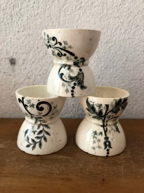 lot de 3 anciens et superbes  coquetiers diabolo en faience à identifier