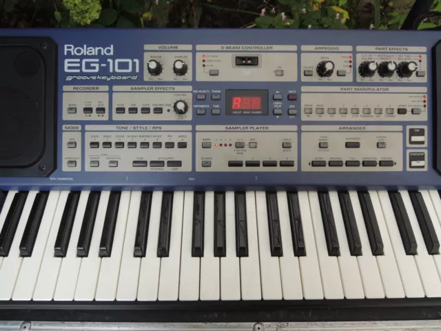 Clavier Roland EG101 GrooveBox Keyboard Rare super état TR808  909 Kit 3