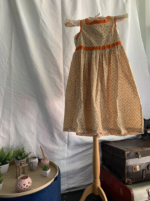Abito vintage anni '60 grembiule bambino, età 6 - affascinante design retrò!