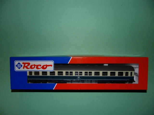Roco 44604 - Voiture Couchettes 2e Classe UIC Bleu/crème HO Neuf