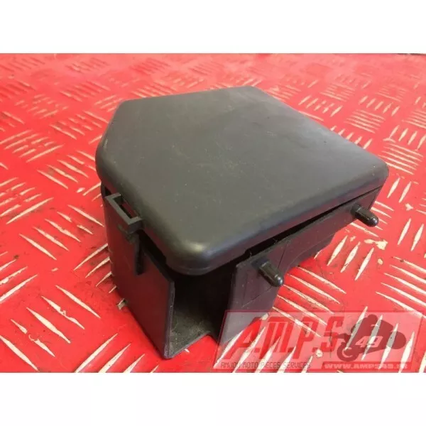 1998 to 2001 Fazer FZS 600 Beam Cover / Electrical Outlet