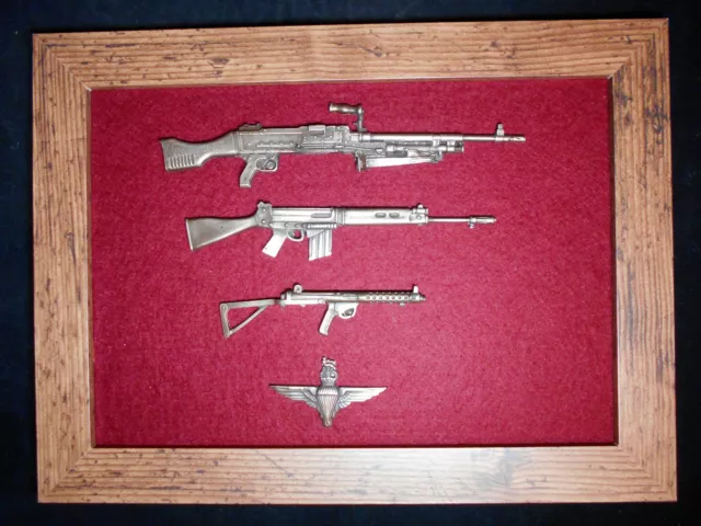 Framed British Army Parachute Regiment 1/6 scale weapons