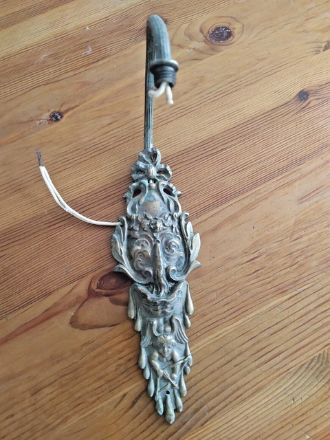 Ancienne applique murale en bronze décors angelot  début XX siècle