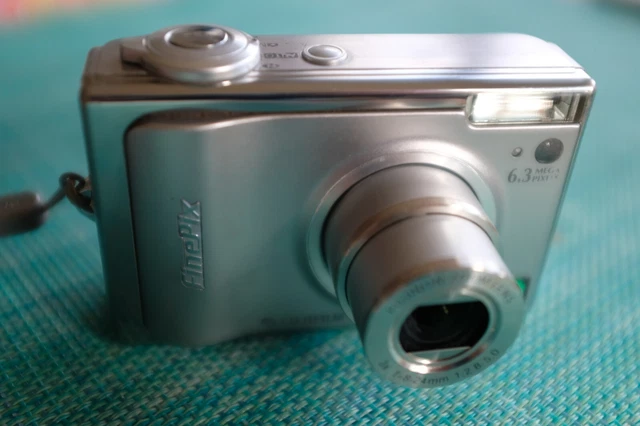 FUJIFILM FinePix F11 compact digital camera, automatic with manual options.