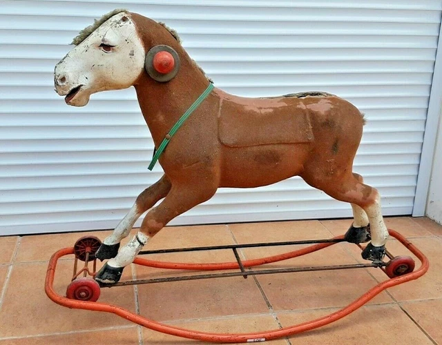 Ancien cheval à bascule - Décoration