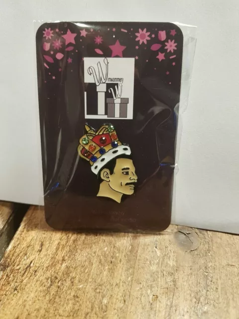 Badge En Émail Freddie Mercury / Pin Cadeau