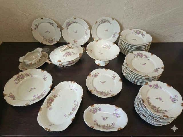 Service de table en porcelaine de Limoges - Motif fleurs - Arts de la table