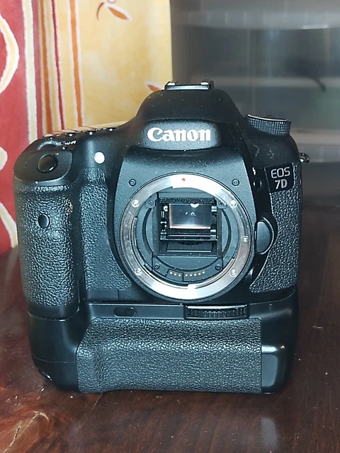 Canon EOS 7d + grip, reflex 18,1Mpx, 12561 clics no 6d 5d 1d 100d 250d 80d 60d
