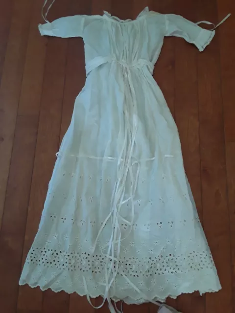 Antiguo Vestido de Bautizo Victoriano con Corte Bordado Detalle MUY FINO 2