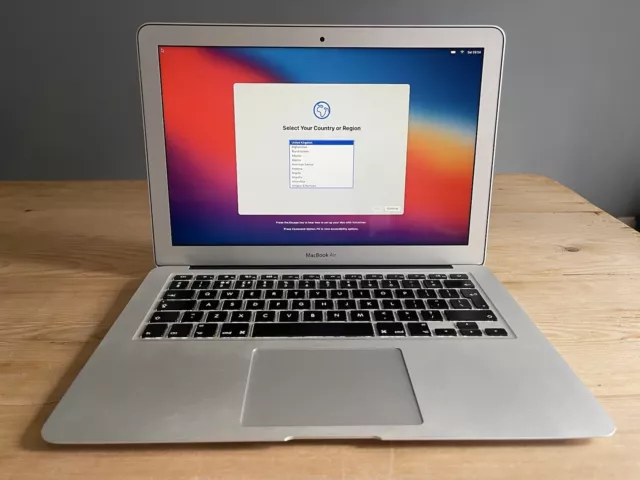 Apple MacBook Air 13" (128GB SSD, Intel Core i5 1,4 GHz, 4GB) Laptop, Box + Ladegerät