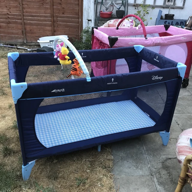 Hauck Travel Disney Winnie The Pooh Travel Cot HAUCK DISNEY WINNIE