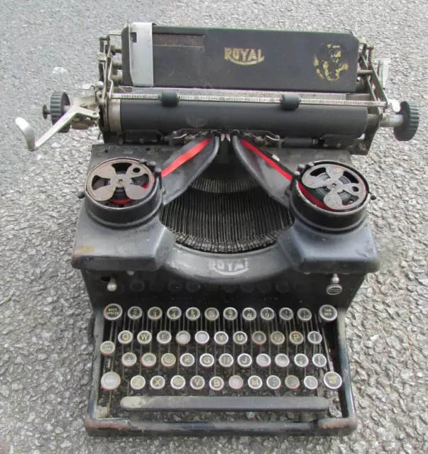 Vintage Royal Typewriter Type 10