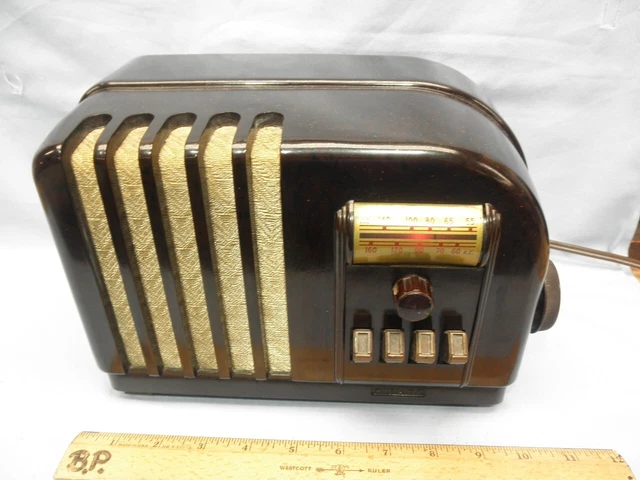 Exceptional Machine Age 1939 Airline 93BR-508A AM Pushbutton Table Tube Radio NR