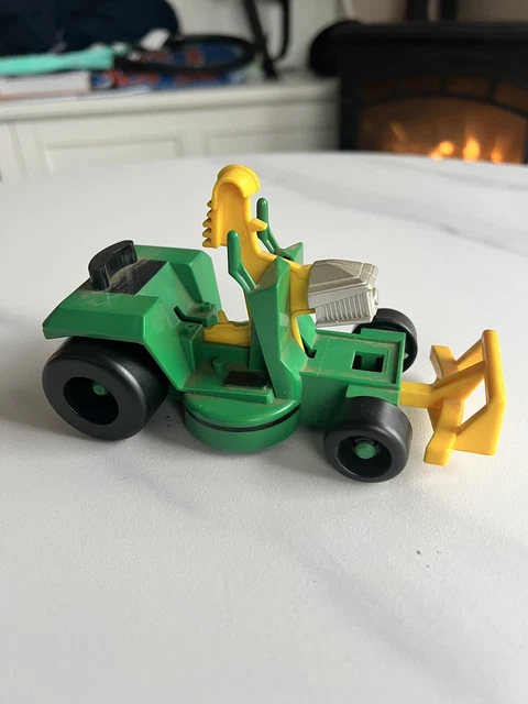 INCREDIBLE CRASH DUMMIES Crash Lawn Mower with Wack Crash