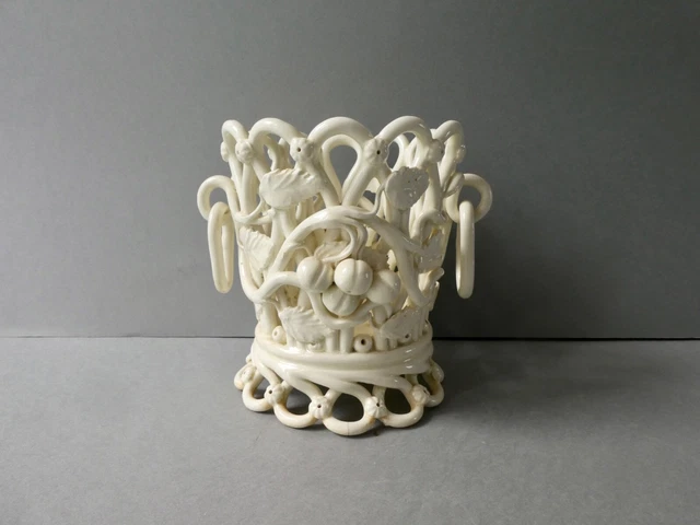 cache pot en faïence de Langeais, corbeille de fruits, 19ème