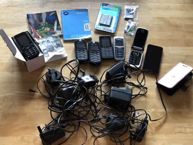 Vintage Mobile Phones Motorola, Alcatel, Nokia, IPhone, Batteries Cables Job Lot