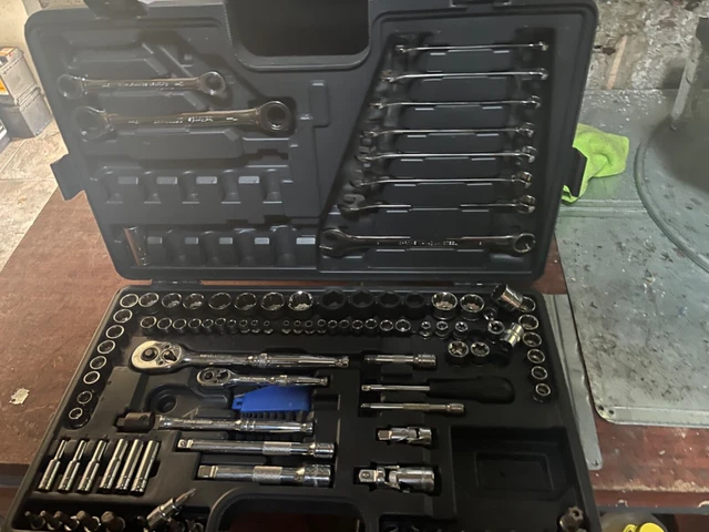 Halfords advanced 120 piece outlet socket set