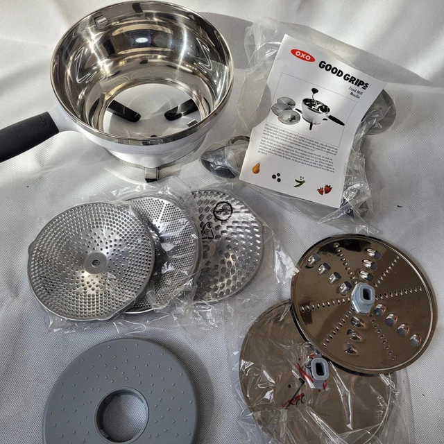 OXO GOOD GRIPS Food Mill Stainless Steel with 3 Grinding Discs 1008