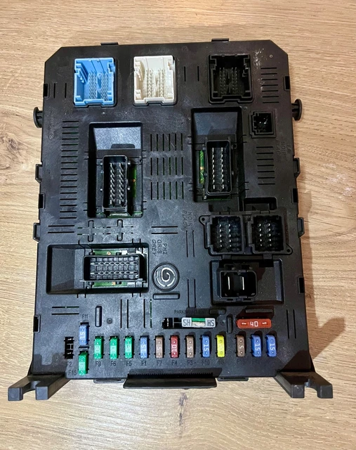Boîte à Fusibles BSI Pour PEUGEOT 307 (2004 H05) - Réf. 9660105980, Occasion