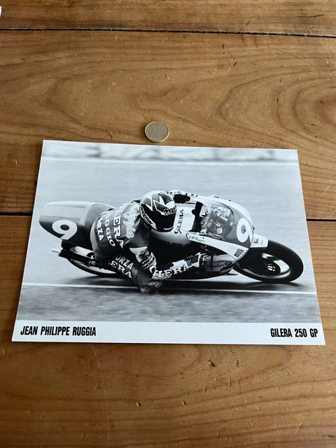 photo racing motorcycle competition N48 jean philippe ruggia gilera 250 gp