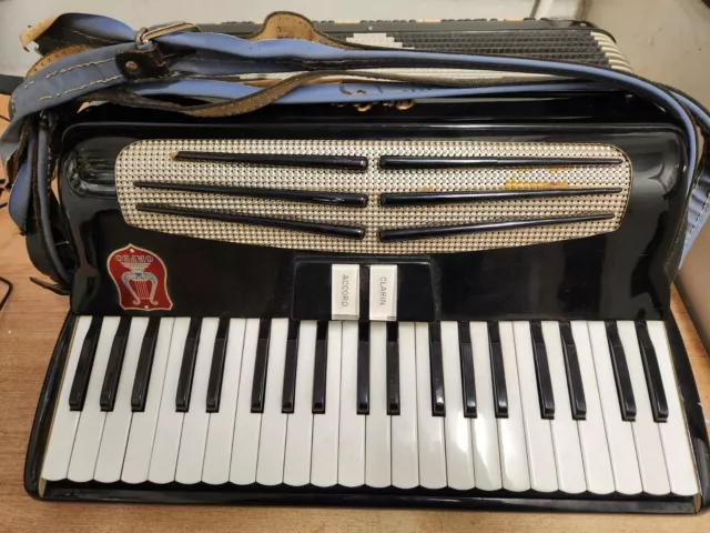 VINTAGE CALVI PARMA Accordion 120 Bass Keys 5 Treble 2 Bass