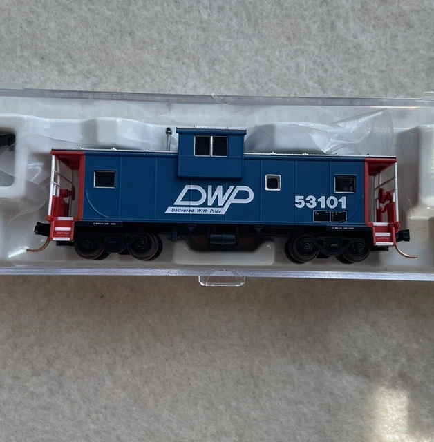 ATLAS N Scale EV Caboose Duluth, Winnipeg & Pacific Car No. 53101