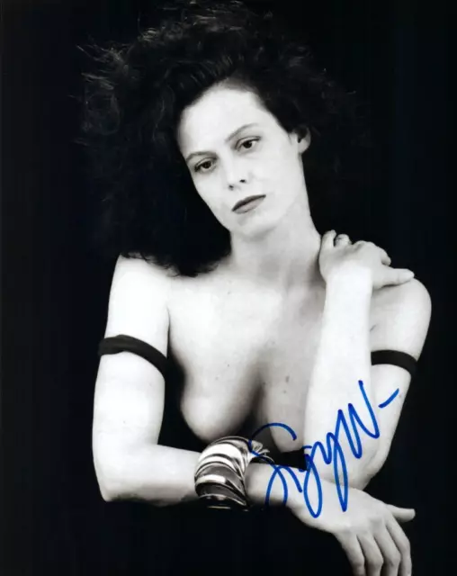 Sigourney Weaver autographed signed 8x10 Photo Picture pic + COA