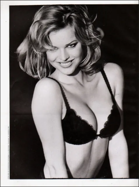 1995 Print ad Wonderbra The One and Only Sexy Model Fashion    06/04/23