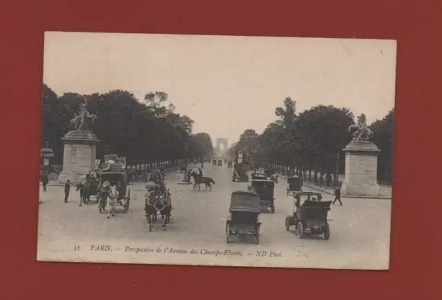 PARIS - Perspective de l'avenue des Champs Elysées