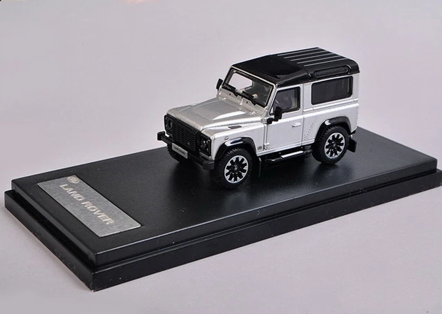 Modellino LCD Models 1:18 Land Rover Defender 90 Works V8 70th Edition – Rosso 2018