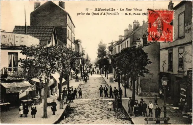 CPA AK ALFORTVILLE La rue Veron prise du Quai d'Alfortville (600441)