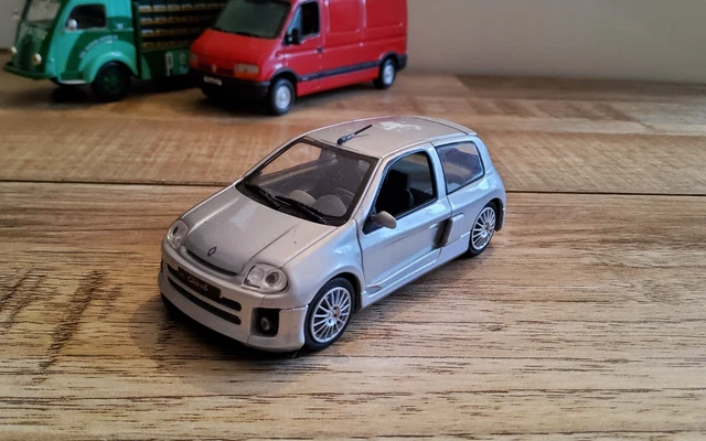 Renault clio 2 v6 ixo norev eligor solido 1/43