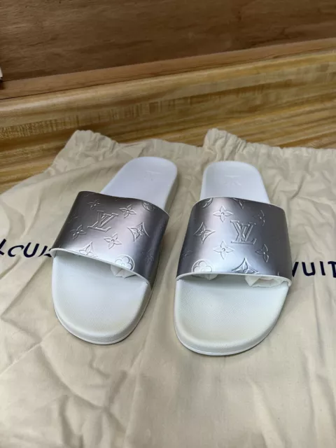 Auth/ Limited Louis Vuitton Silver Waterfront Men Mule/Slides LVSz 11 =  US12