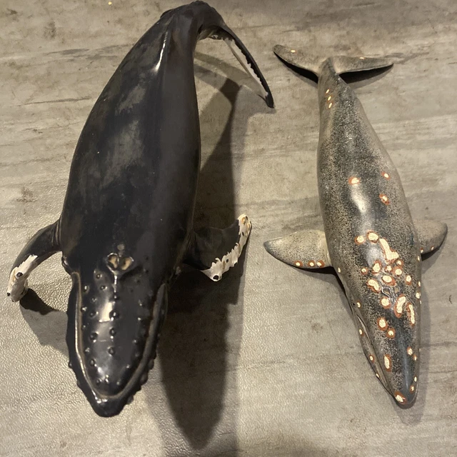 Two SAFARI MONTEREY BAY AQUARIUM Humpback Whales