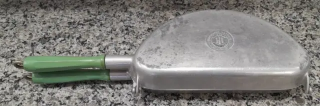 VTG Household Institute Aluminum Cookware Omelet Hinged Maker Pan Green Handle