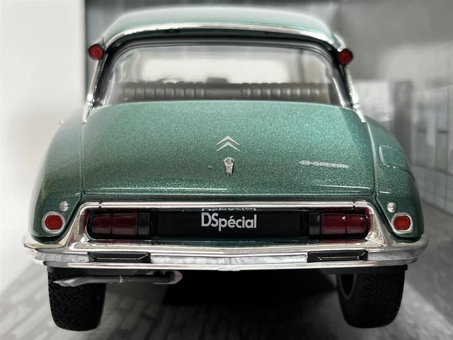 Citroen D Spécial 1972 Vert 1:18 Echelle Solido 1800709 3