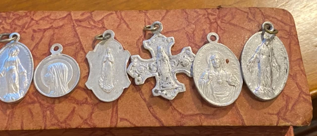 Lot De 10 Médailles Religieuses Anciennes – Pendentifs Vintage Collection
