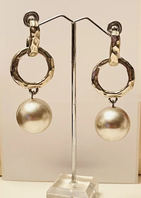 Earrings VTG Dangle Runway Flashy Silver Mod textured pierced pearl bead hoop