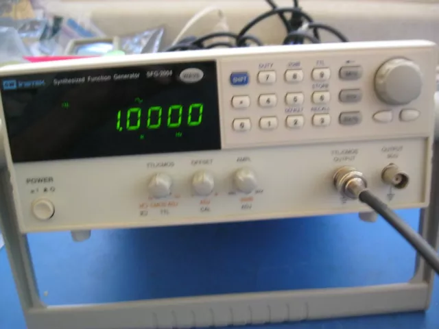 Instek SFG 2004 Synthesized Function Generator