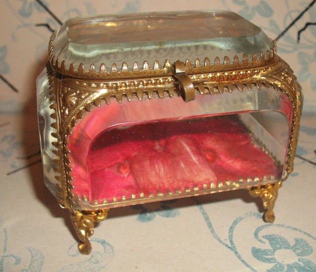 Boîte à bijoux baguier verre biseauté et soie rose Napoléon IlI XlX ème